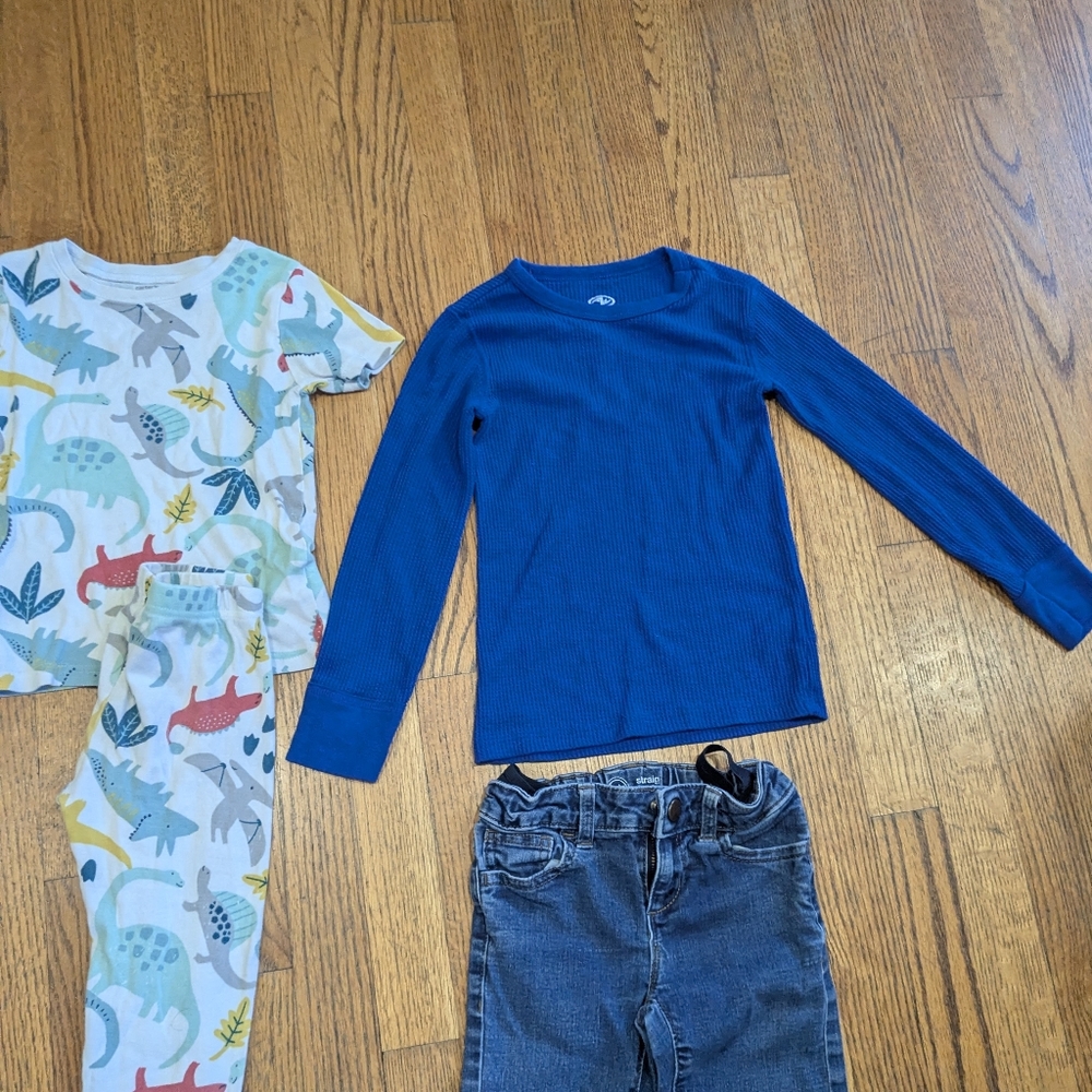 Boys Size 6 Lot ( 2 Sets PJs, 1 Long Sleeve Shirt And 1 Pair Of Jeans) - Picture 3 of 6